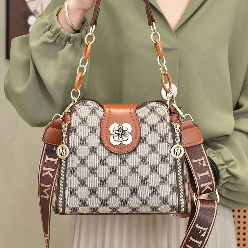 กระเป๋าสะพายไหล่พิมพ์ลายตัวอัก - Women'S Crossbody Bags บทวิจารณ์และราคา