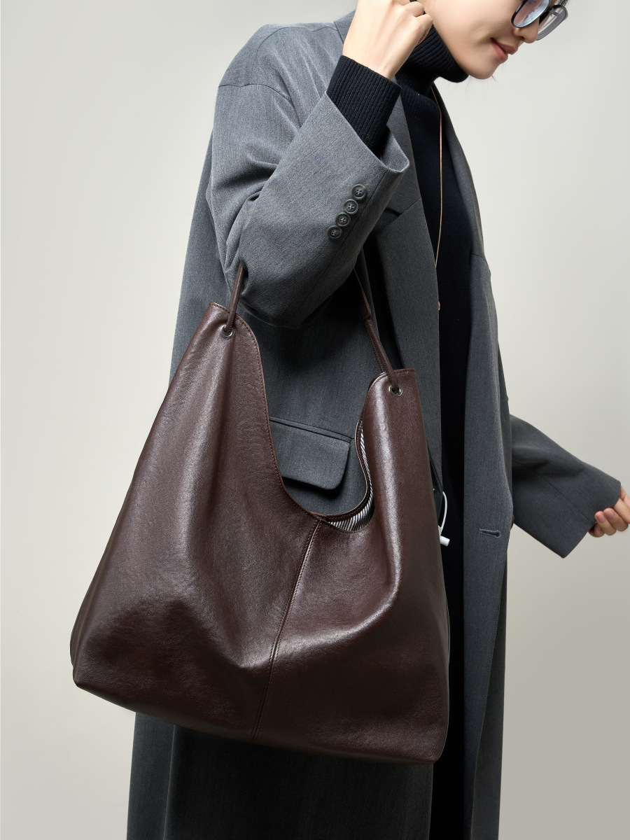 กระเป๋าสะพายไหล่ทรงโฮโบขนาดใหญ - Hobo Bag Slouchy บทวิจารณ์และราคา