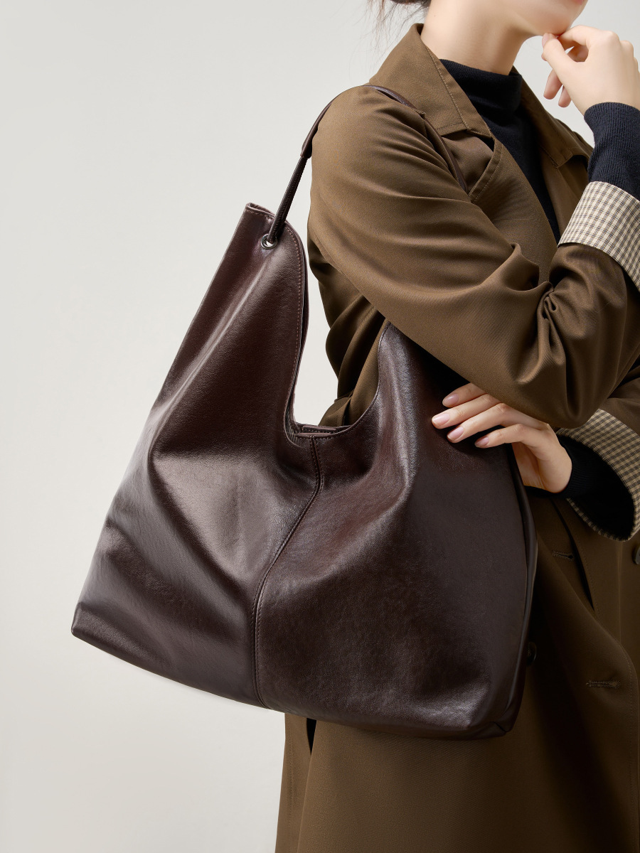 กระเป๋าสะพายไหล่ทรงโฮโบขนาดใหญ - Hobo Bag Slouchy บทวิจารณ์และราคา