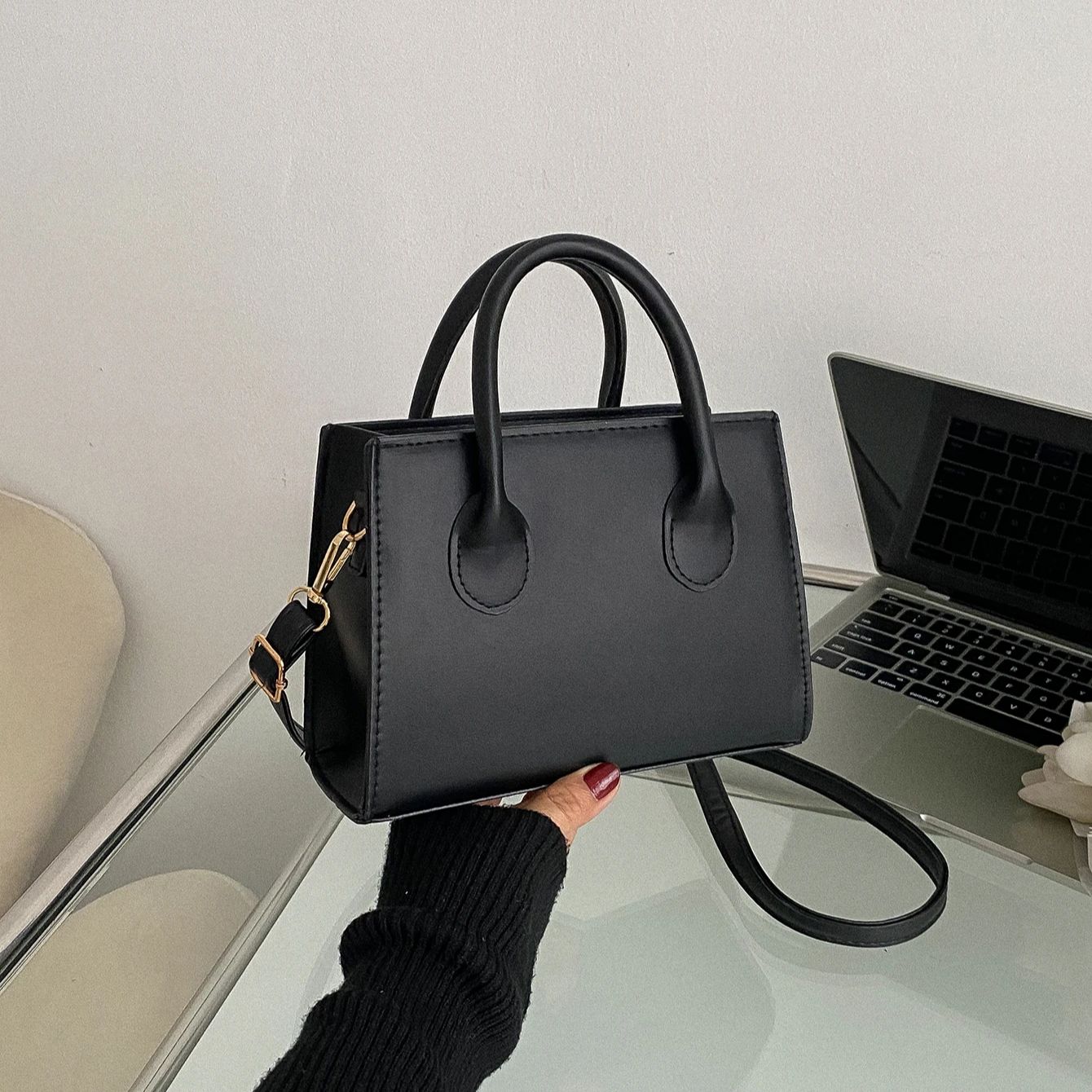 PUหนังลําลองCrossbodyกระเป๋าสํ - Women Bags Guess บทวิจารณ์และราคา