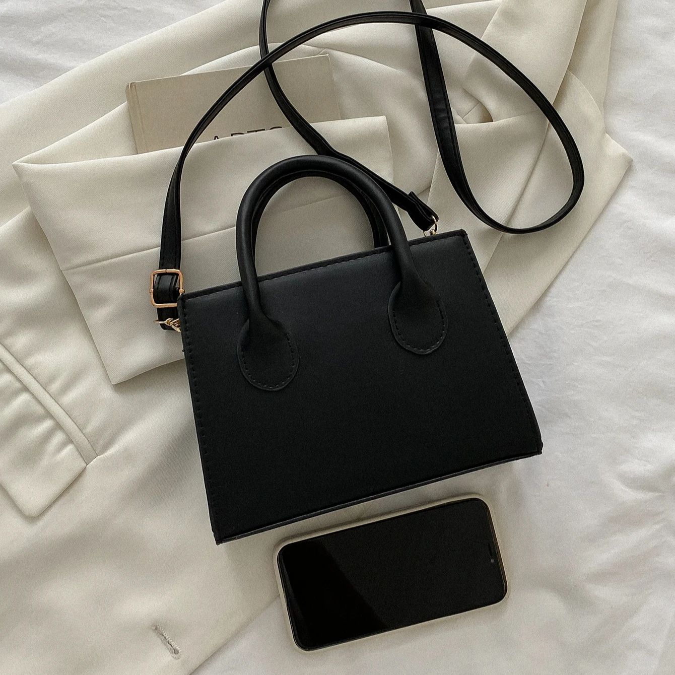PUหนังลําลองCrossbodyกระเป๋าสํ - Women Bags Guess บทวิจารณ์และราคา